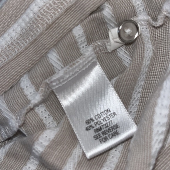 FINAL MARKDOWN BEFORE DELETING…Croft and barrow pullover top Size Medium - Picture 6 of 6